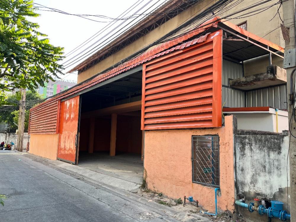 For RentWarehouseRatchadapisek, Huaikwang, Suttisan : Warehouse for rent with accommodation, Ratchada, Rama 9, Din Daeng, 250 sq m. Online sales business, live, product distribution