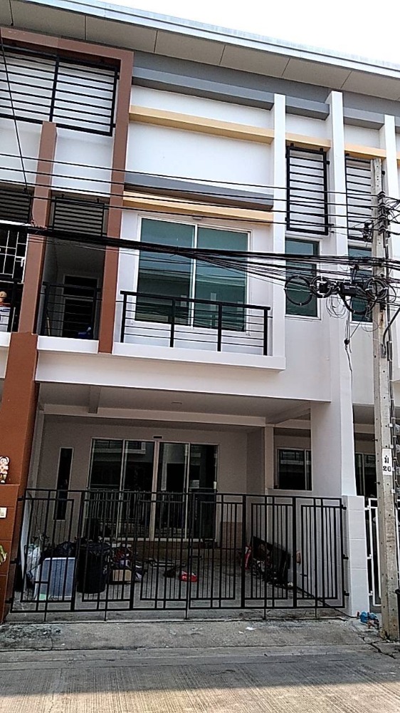 For SaleTownhouseNawamin, Ramindra : Selling cheap Townhome 2 floors 19.4 sq m. RK PARK Village Raminthra-Minburi, Khlong Sam Wa District.
