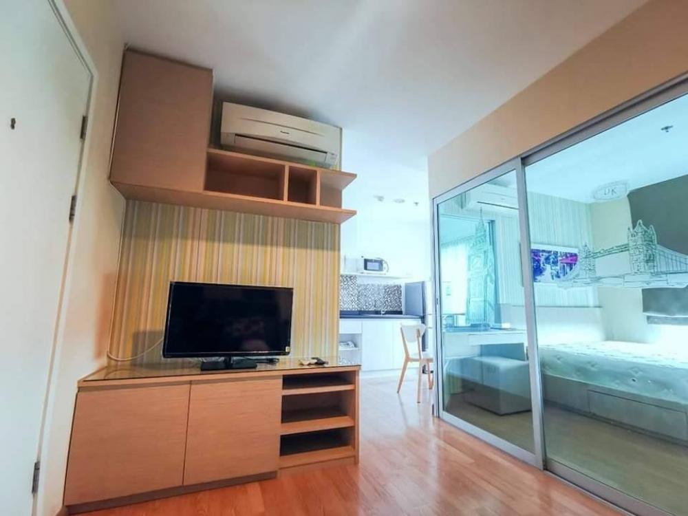 For RentCondoKhlongtoei, Kluaynamthai : NC-R1139 Condo for rent, Aspire Rama 4, corner room, 25th floor, south, usable area 28.5 sq m, river view, not blocked, not hot. ▶️ Built-in furniture in the whole room. Shelves, storage cabinets, wardrobes with large mirrors. Dressing table, work desk