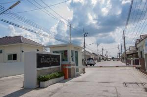 For SaleHousePattaya, Bangsaen, Chonburi : Urgent sale, Yu Sabai Village, area 36 square meters, Sukprayoon Road, Nong Tamlueng Subdistrict, Phan Thong District, Chonburi Province, the best price.