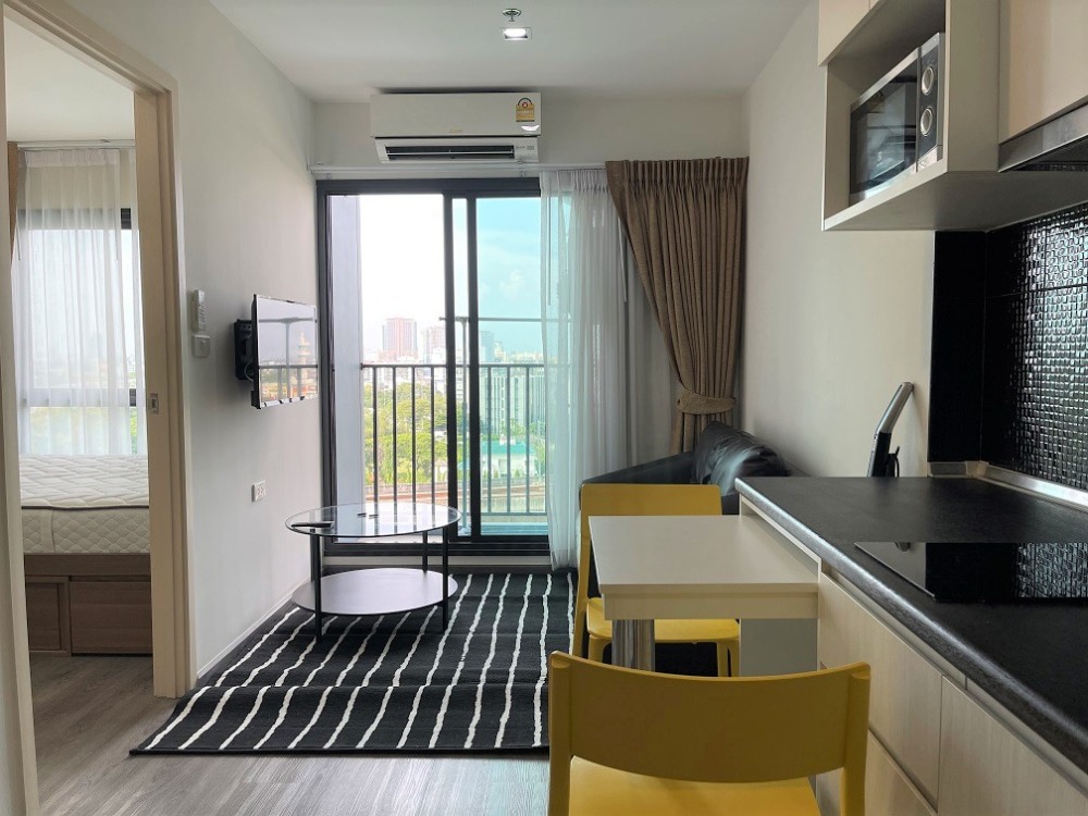 For RentCondoPattanakan, Srinakarin : Condo for rent, new condition, beautiful, comfortable, next to 3 lines of train, near expressway and complete food sources.