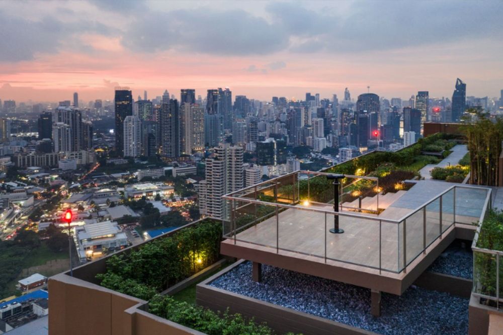 ขายคอนโดสุขุมวิท อโศก ทองหล่อ : ขาย Oka Haus S36 คอนโดรีสอร์ต ห้องมีอ่างอาบน้ำ-แอร์ซ่อนฝ้า 35ตร.ม.,Home automation, ชั้นสูงวิวเมือง สงบ พักผ่อนเต็มที่, สะดวกใกล้ bts ทองหล่อ