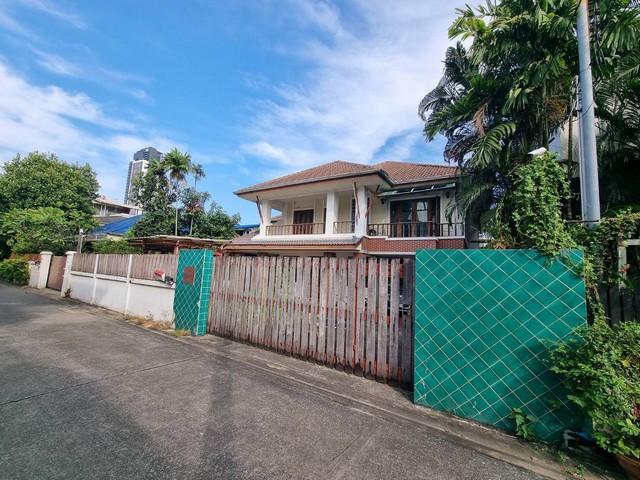 For SaleHouseLadprao, Central Ladprao : 2-storey detached house for sale, 204 square wah, Soi Ladprao 1, near Central Ladprao