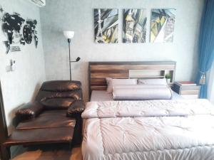 For RentCondoRama9, Petchburi, RCA : Life Asoke-Rama 9 Quick rental !! The room is very spacious. You can ask for more information.