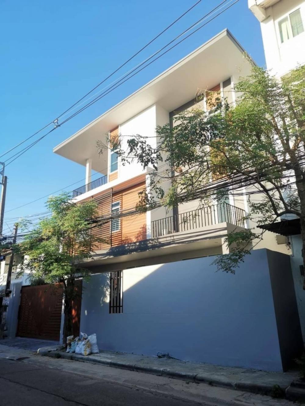 For RentHouseBang Sue, Wong Sawang, Tao Pun : ✅Single rental, newly built, 3 floors, very good location, close to the MRT expressway and the Red Line, countryside project. (Prachachuen-Ratchayothin-Ratchada-Bang Sue-Wong Sawang)