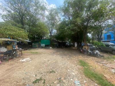 For SaleLandSukhumvit, Asoke, Thonglor : Land for sale with buildings 612 square wa, Soi Lasan 32, Sukhumvit 105, Bangna, Bangkok