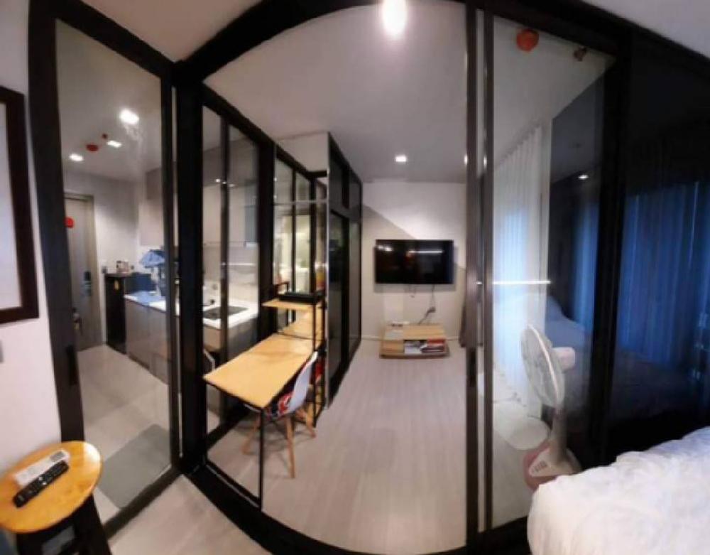 For RentCondoRama9, Petchburi, RCA : For rent, LIFE Asoke - Rama 9 (Life Asoke - Rama 9), interested in details. You can make an appointment to see the room. #Add Line, reply very quickly. Add Line, Line ID: @780usfzn (with @ too), code LAR9.6