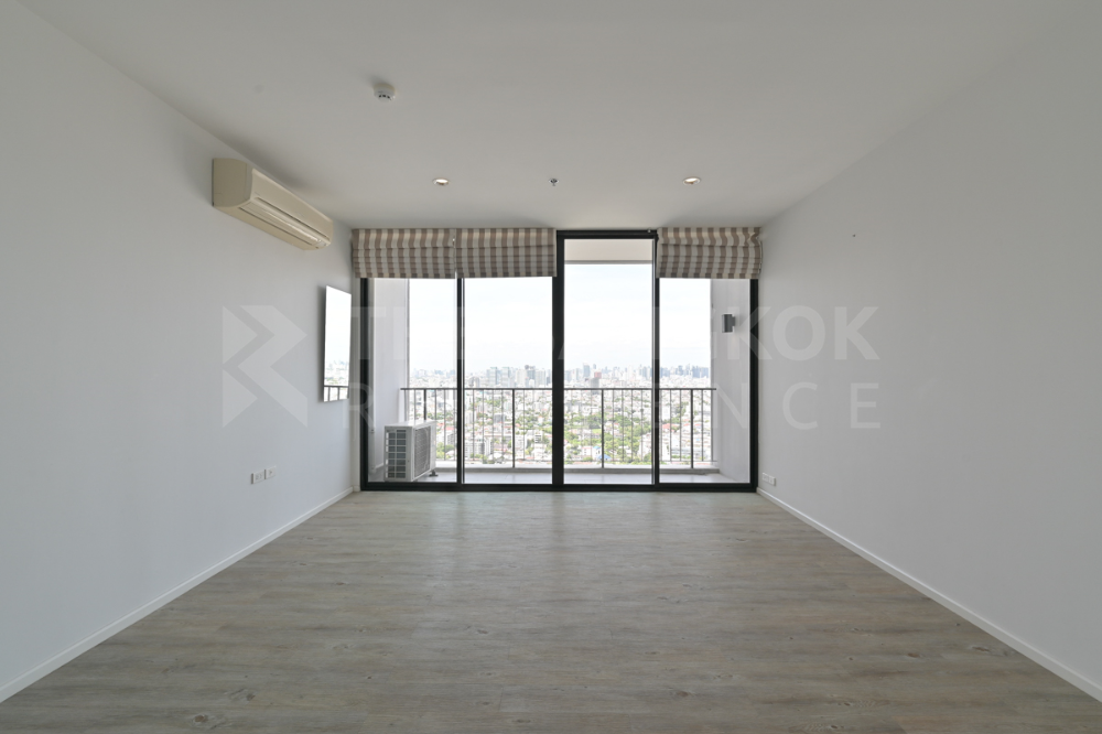 For SaleCondoLadprao, Central Ladprao : Sale ⚡️ The Issara Ladprao, size 52 sq.m., high floor, very good price @4.73 MB. Call 093-6292247 Nut