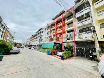 For SaleShophousePinklao, Charansanitwong : Commercial building for sale, Borommaratchachonnani 9, 360 sqm. 22 sqwa, behind Lotus Pinklao, Central Pinklao, good location for office