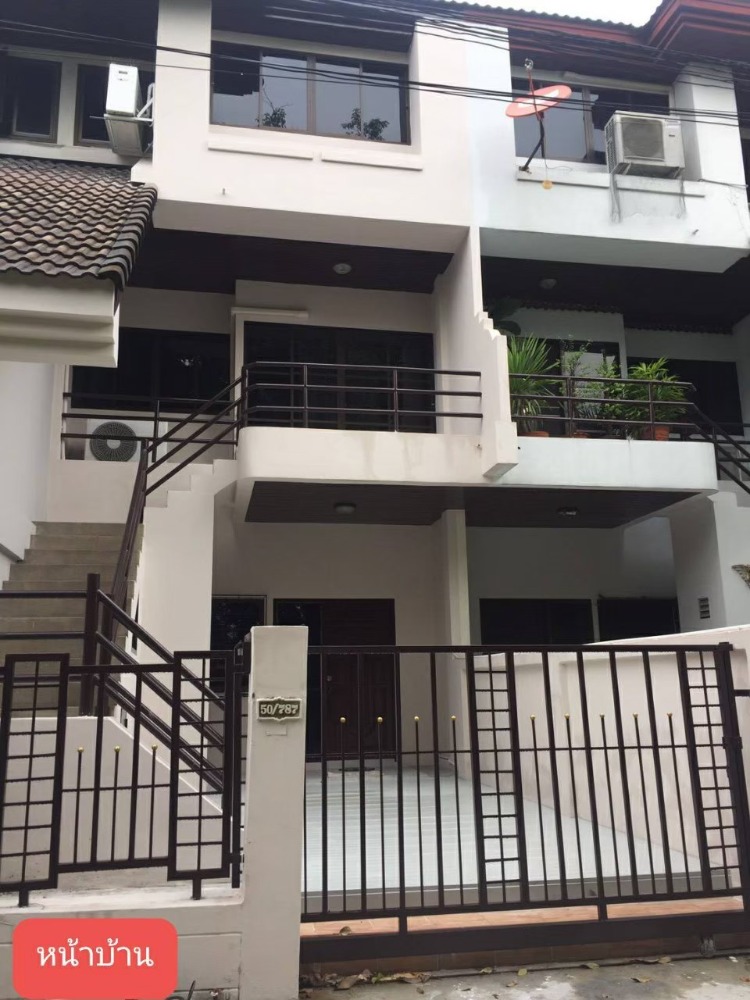 For SaleTownhouseBangna, Bearing, Lasalle : Townhome for sale, three and a half floors, in Soi Lasalle 37, next to Bangkok Pattana School