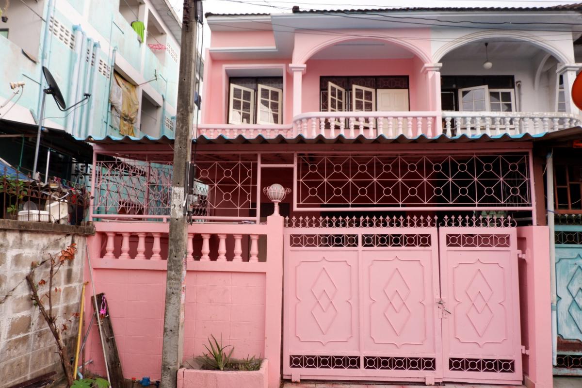 For RentTownhouseBang kae, Phetkasem : For sale or rent, 2-storey pink house
