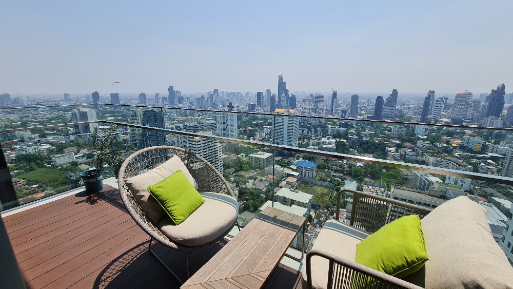 For RentCondoSukhumvit, Asoke, Thonglor : Marque Sukhumvit. Luxurious Living Next to BTS Phrompong Emquartier Emporium, high floor Unblocked view