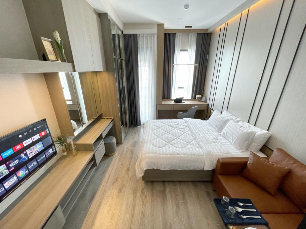 For SaleCondoOnnut, Udomsuk : [Owner Post] Sale with tenant for 2 ​​year contract! Knightsbridge Prime On Nut, Studio Corner 24 SqM. Enclosed kitchen, Unit 1804, Beautifully furnished