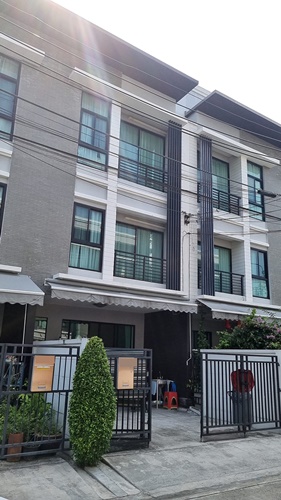 ขายทาวน์เฮ้าส์/ทาวน์โฮมรามคำแหง หัวหมาก : P037 ขาย ทาวน์โฮม หมู่บ้าน บ้านกลางเมือง พระราม9-รามคำแหง, บ้านกลางเมือง วัดเทพลีลา รามคำแหง 39 ทาวน์เฮ้าส์ บ้านกลางเมือง รามคำแหง 39
