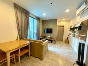 For SaleCondoOnnut, Udomsuk : Lower than the Market Value!! Fully Furnished Beautiful unit for Sale at Ideo Mobi close by BTS On Nut!!!