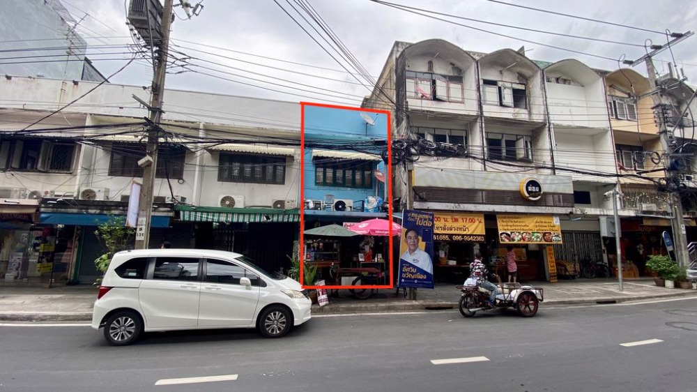 For SaleShophousePinklao, Charansanitwong : Discount! Sale : 2 storey commercial building, next to Arun Amarin Road, Bangkok Noi, near Siriraj Hospital, Thonburi Hospital, Rakhang Temple, MRT