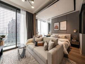 For RentCondoSilom, Saladaeng, Bangrak : (S)AT064_P ASHTON SILOM **Luxury project in the heart of Silom, very beautiful room, fully furnished, ready to move in** Convenient transportation near BTS