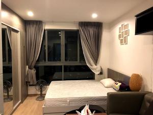 For RentCondoThaphra, Talat Phlu, Wutthakat : IDEO Wutthakat Urgent rent !! The room is very spacious. You can ask for more information.