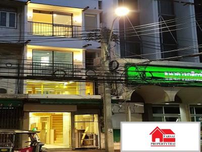 For RentShophouseYaowarat, Banglamphu : For rent, a 4-storey commercial building, area 20 square meters, usable area 220 square meters, 7 bedrooms, decorated in boutique style, Phra Sumen Road, Bang Lamphu, near Bowonniwet Temple, rental price 90,000 baht / m.