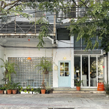 For RentShophouseSapankwai,Jatujak : Commercial building for rent with kitchen equipment, restaurant or central kitchen, around Channel 7 colors and Media of Media 14 sq.wa.