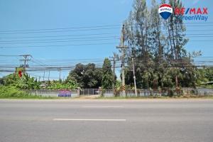 For SaleLandCha-am Phetchaburi : Land for sale in Cha-am, next to Petchkasem Road, sea side, near Big C, over 6 rai.