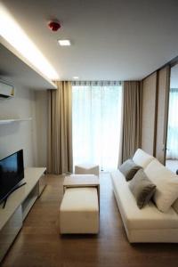 For RentCondoSukhumvit, Asoke, Thonglor : LIV003_P LIV @ 49 **Beautiful room, fully furnished, ready to move in** Convenient transportation near BTS Thonglor