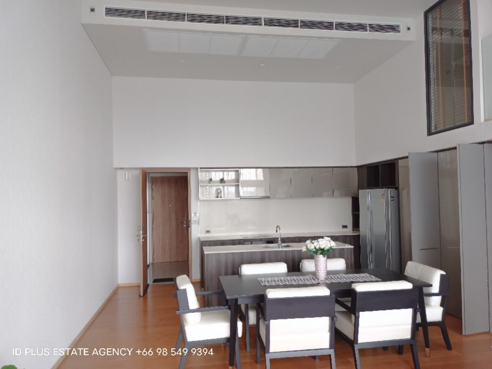 For RentCondoSukhumvit, Asoke, Thonglor : Condo in nice location on Sukhumvit 31 for rent : Duplex 3 bedrooms 2 bathrooms for 116 sqm. with high-end furniture and electrical appliances. 7 m. high ceiling on high floor and private lift with fix carparking. Just 850 m. to Benchasi