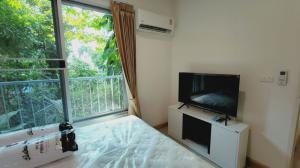 For RentCondoPattanakan, Srinakarin : Condo for rent, Parkland Srinakarin, the parkland, 11th floor, 40 sq m. 9,000 baht, near the market, there are food, Makro, Big C with 7-11 nearby, only 50 m. near Sikarin Hospital