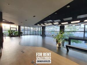 For RentRetailSukhumvit, Asoke, Thonglor : Commercial Space for rent in Thonglor AreaPrice from 2,000,000 baht/monthUnit Size : 2,300 Sq.m5 Storey Building Location : Close to Thonglor BTS AreaSuitable for Office / Showroom Minimum 3 year lease Ready to move in July 202212 Parking Spac