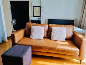 For RentCondoRatchathewi,Phayathai : VL007_P VILLA RACHATEWI **fully furnished, ready to move in, high floor** near amenities