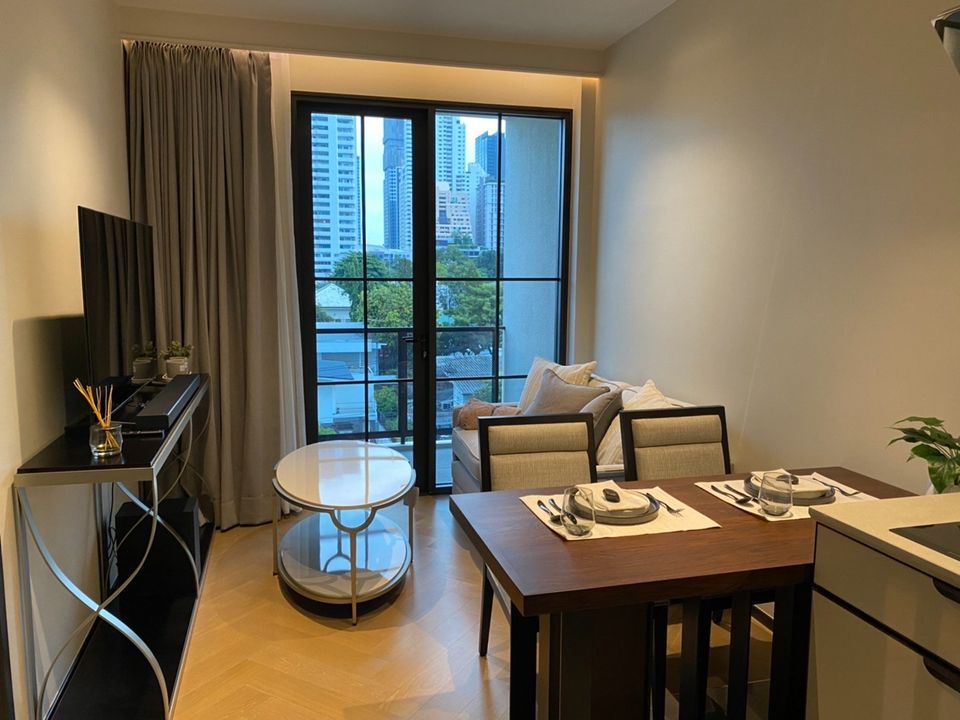 For RentCondoSukhumvit, Asoke, Thonglor : RS007_P THE RESERVE SUKHUMVIT 61 **Luxury condo in Modern Classic Luxury style, very beautiful room, fully furnished, ready to move in**