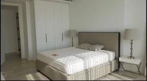 For RentCondoWitthayu, Chidlom, Langsuan, Ploenchit : Condo for rent 185 Rajadamri, complete facilities, ready to move in !!