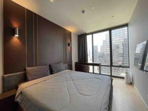 For RentCondoSilom, Saladaeng, Bangrak : For rent Ashton Silom 2 bedrooms high floor Mahanakorn Tower view