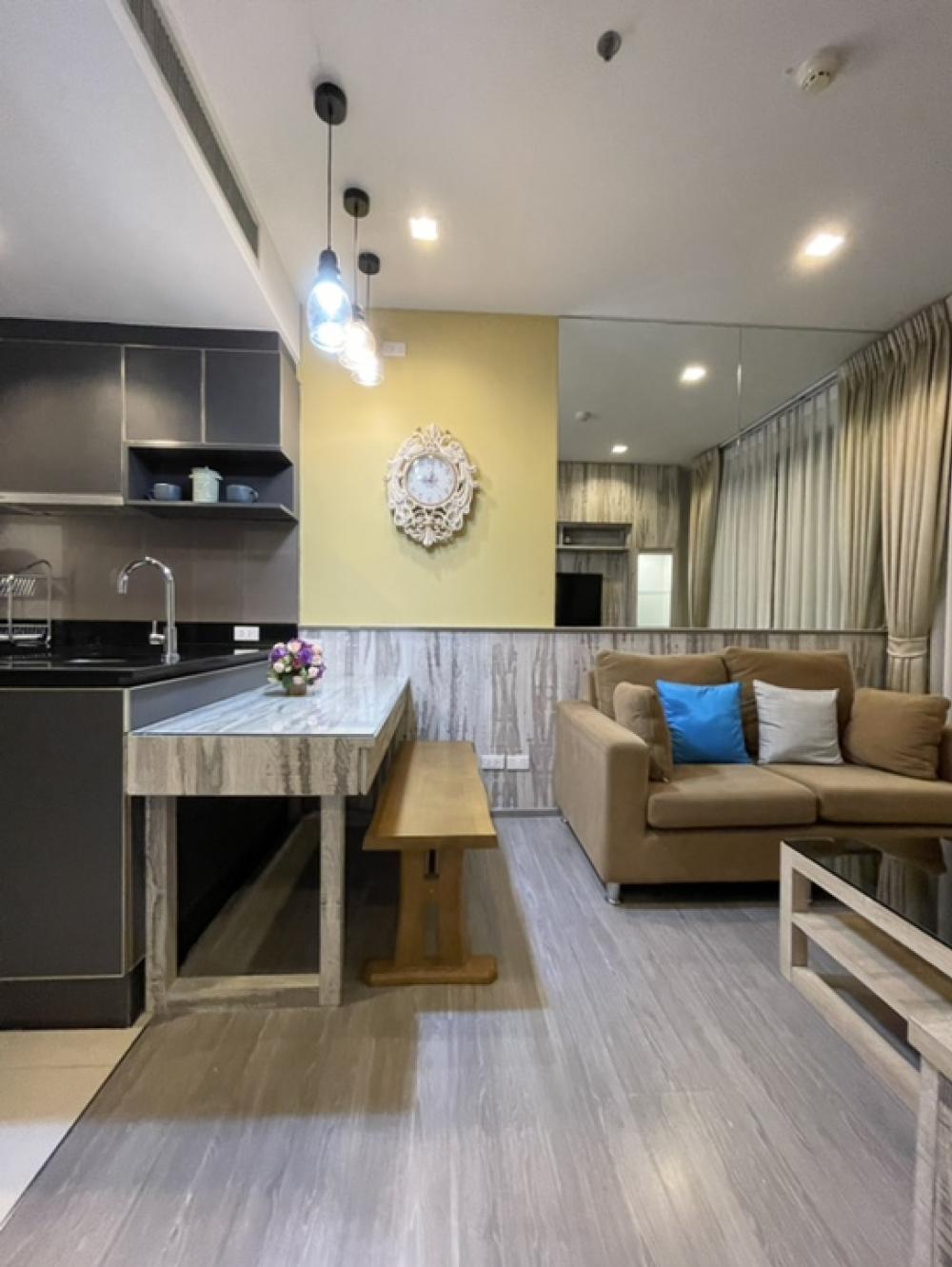 For SaleCondoWongwianyai, Charoennakor : 📌 Condo for sale🏢Nye By Sansiri Wongwian Yai, high floor, beautiful view, decorated with built-in furniture. and complete electrical appliances