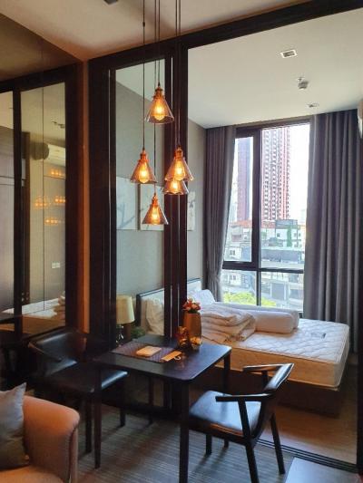 For RentCondoOnnut, Udomsuk : The Line Sukhumvit 71, BTS Phra Khanong, one bedroom unit, 3.2 meter ceiling height, common floor, beautiful decoration, ready to move in.