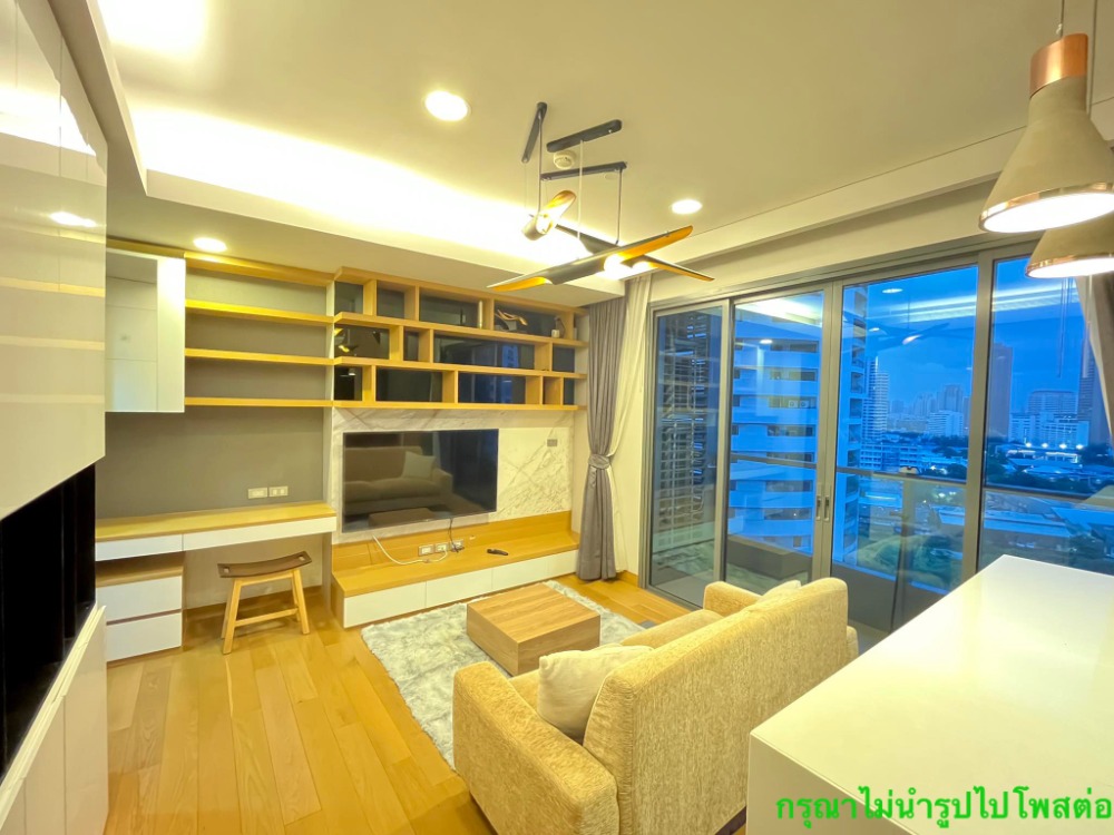 For RentCondoSukhumvit, Asoke, Thonglor : (Owner post) For rent, The Lumpini 24, two bedrooms, two bathrooms, corner room. Built-in furniture, the whole room is beautifully decorated. fully furnished