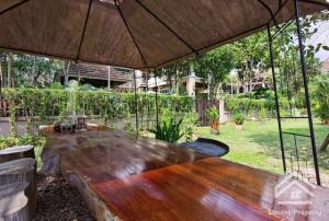 For SaleHouseSriracha Laem Chabang Ban Bueng : House for sale, Pool Villa, Tarapura, on the edge of Nong Kho Reservoir. Suitable as a vacation home