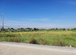 For SaleLandChachoengsao : Land for sale on Suwinthawong Road, 123 rai, next to Bangkok.