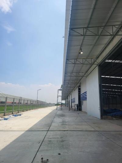 For RentWarehouseLadkrabang, Suwannaphum Airport : Warehouse for rent in Lat Krabang Industrial Estate. Size 900 sq m., 3,000 sq m., 10,000 sq m.