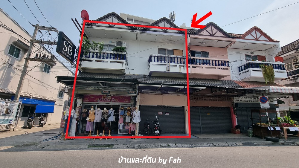 For SaleShophouseChiang Mai : Commercial building for sale in Soi Talat Thanin Mueang Chiang Mai District, Chiang Mai Province