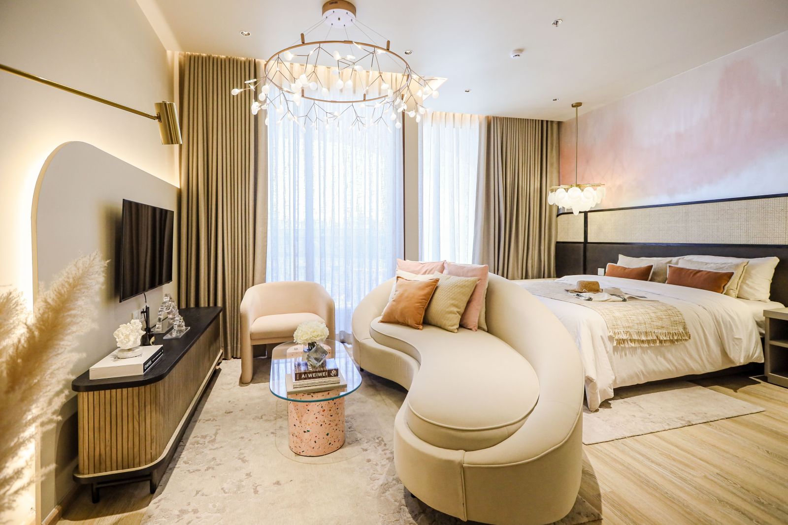 คัลเลอร์ ดีเวลลอปเม้นท์ ปลื้ม! “AROM JOMTIEN” ยอดขายทะลุ 15% คอนโดฯใหม่หนึ่งเดียวริมหาดจอมเทียน ภายใต้แนวคิด SENSE THE SOULFULLNESS