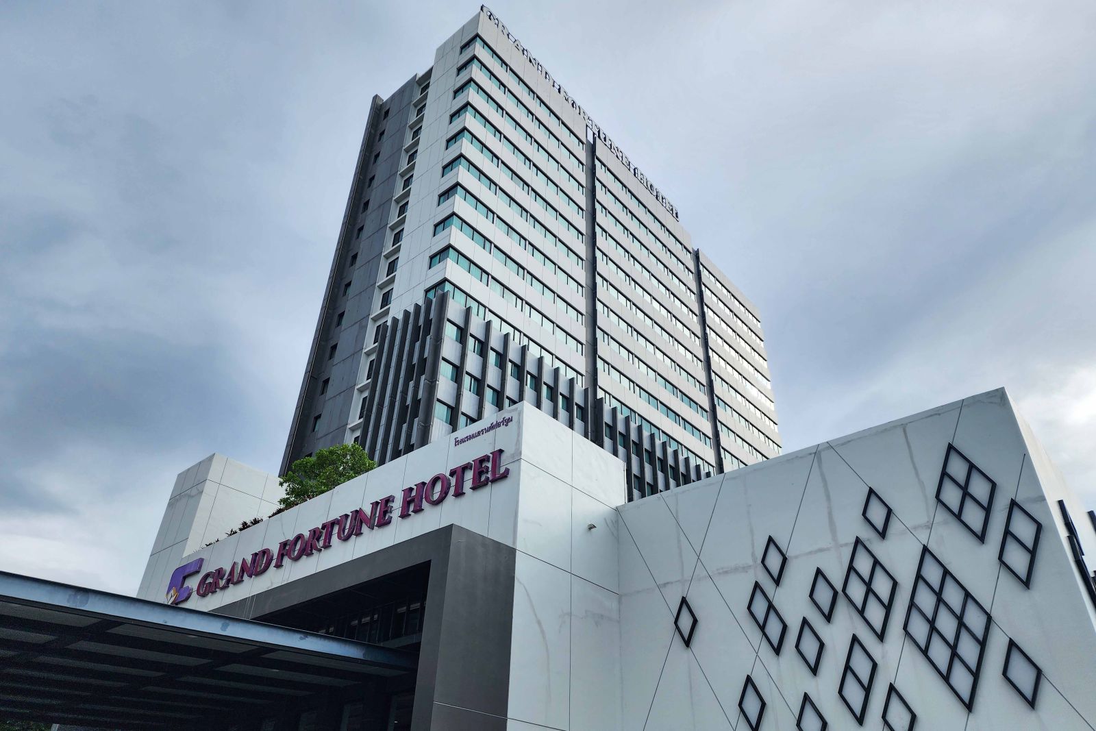 CP LAND ปักหมุดนครศรีธรรมราช เปิดตัว “ลักซ์ริวา เรสซิเดนเซส” บ้านลักชูรี เจาะกลุ่มกำลังซื้อสูง เริ่ม14-25 ลบ.*