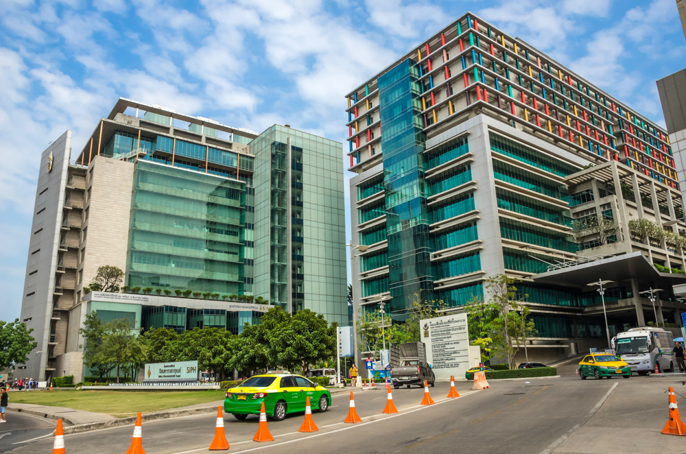 Aspire อิสรภาพ สเตชั่น Only One Condo พิเศษห้องหน้ากว้าง 7.5 ม. ให้ฟีลอยู่ Boutique Hotel บนทำเลสุดแรร์ย่านวังเดิม รับวิววัดอรุณฯ ใกล้ MRT อิสรภาพ 350 ม. เริ่มต้น 3.19 ลบ.*