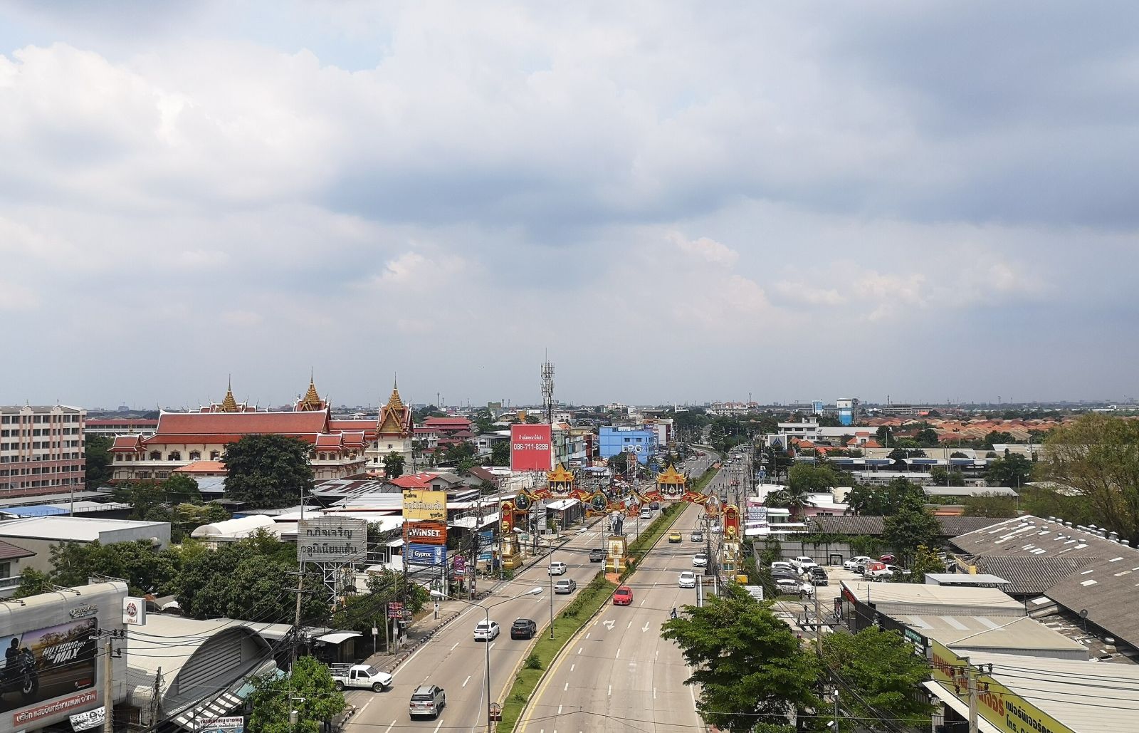 CENTRO รัตนาธิเบศร์ 2 บ้านเดี่ยวพร้อมอยู่ ดีไซน์ใหม่สไตล์อังกฤษ สวยเนี๊ยบตั้งแต่เบื้องหน้า สู่เบื้องหลังที่เพียบพร้อมด้วยคุณภาพ สร้างคุณค่าที่ยั่งยืนและมั่นคง