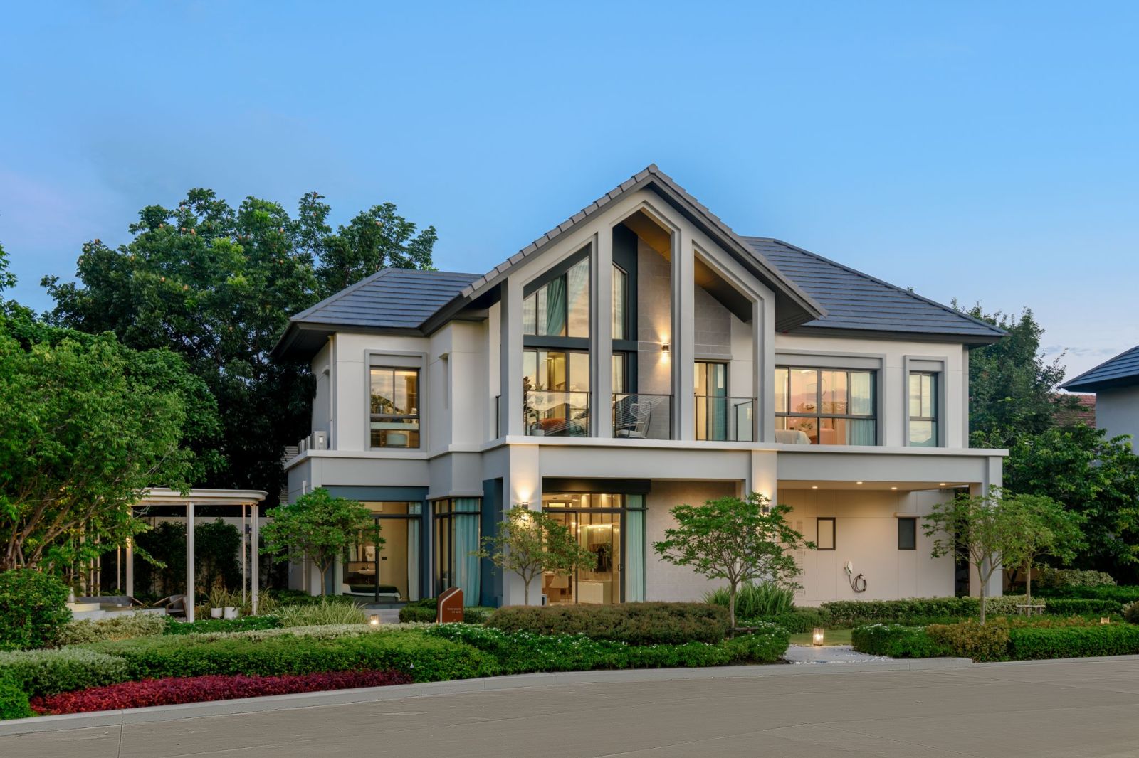 รามอินทรามาแรง! ราคาที่ดิน 250,000 บาท/ตร.ว.* พร้อมจับตา 7 โครงการจาก SC Asset โอกาสทองสำหรับอยู่อาศัยและลงทุน