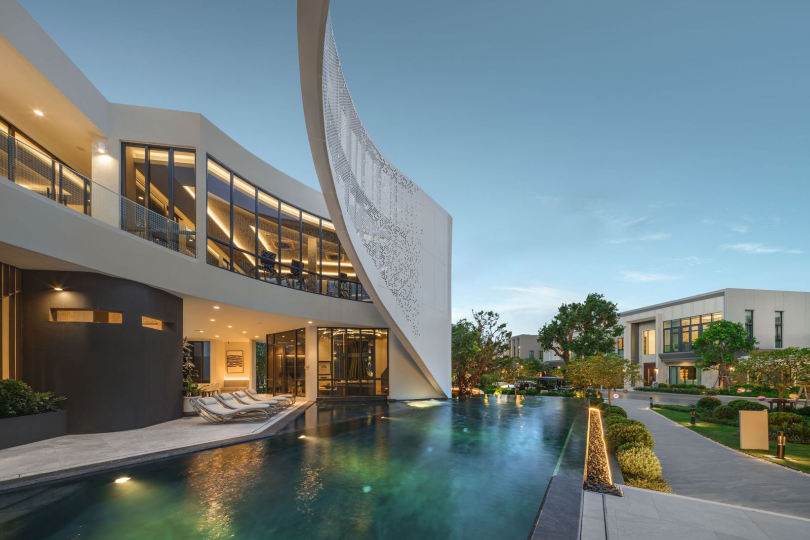 รามอินทรามาแรง! ราคาที่ดิน 250,000 บาท/ตร.ว.* พร้อมจับตา 7 โครงการจาก SC Asset โอกาสทองสำหรับอยู่อาศัยและลงทุน