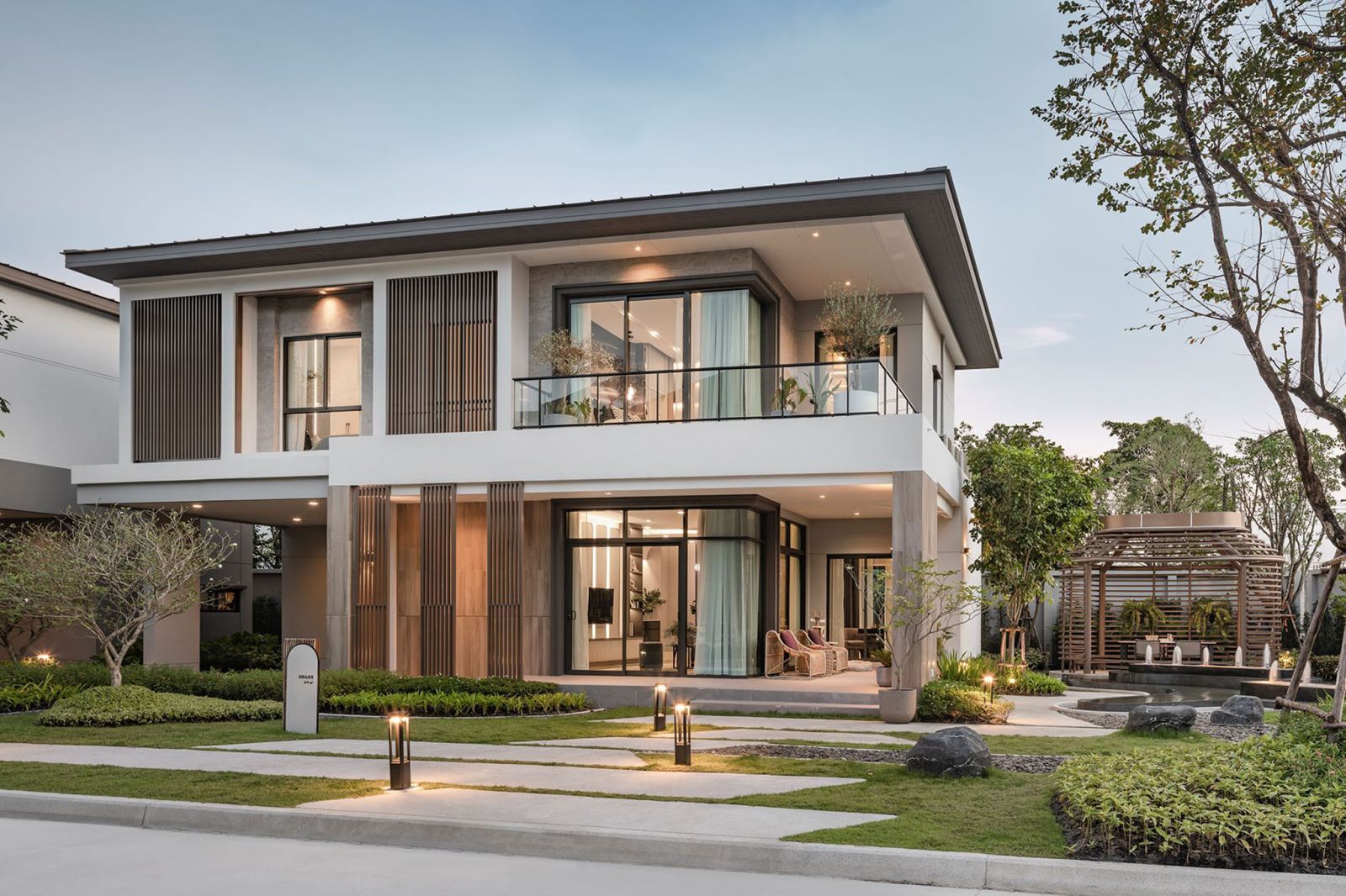 รามอินทรามาแรง! ราคาที่ดิน 250,000 บาท/ตร.ว.* พร้อมจับตา 7 โครงการจาก SC Asset โอกาสทองสำหรับอยู่อาศัยและลงทุน
