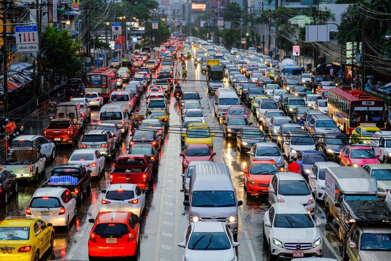 เปิดเหตุผล ซื้อบ้านหน้าฝนดียังไง? ทำไมใคร ๆ ถึงชอบเชียร์