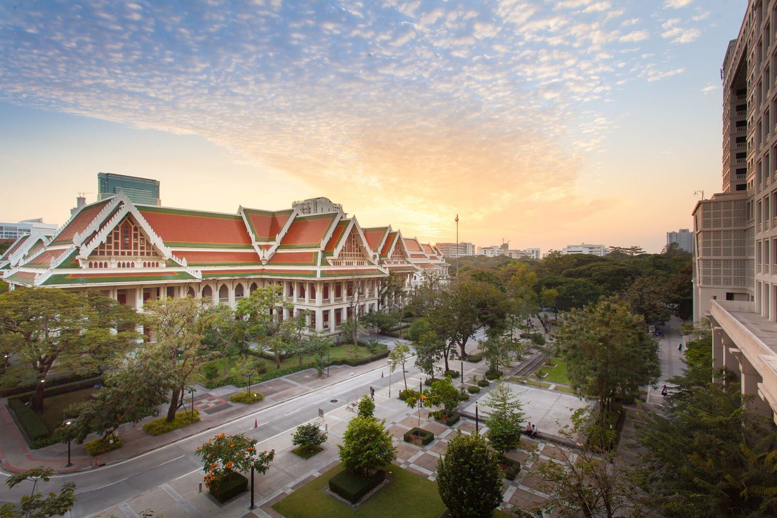 LIFE พระราม 4 - อโศก คอนโดใหม่ พร้อมอยู่ คุ้มค่าสำหรับลงทุน ผลตอบแทนเฉลี่ย 6% ต่อปี ยกระดับการใช้ชีวิตบน Prime Location ใกล้แหล่งงานขนาดใหญ่ & ไลฟ์สไตล์ชั้นนำ 