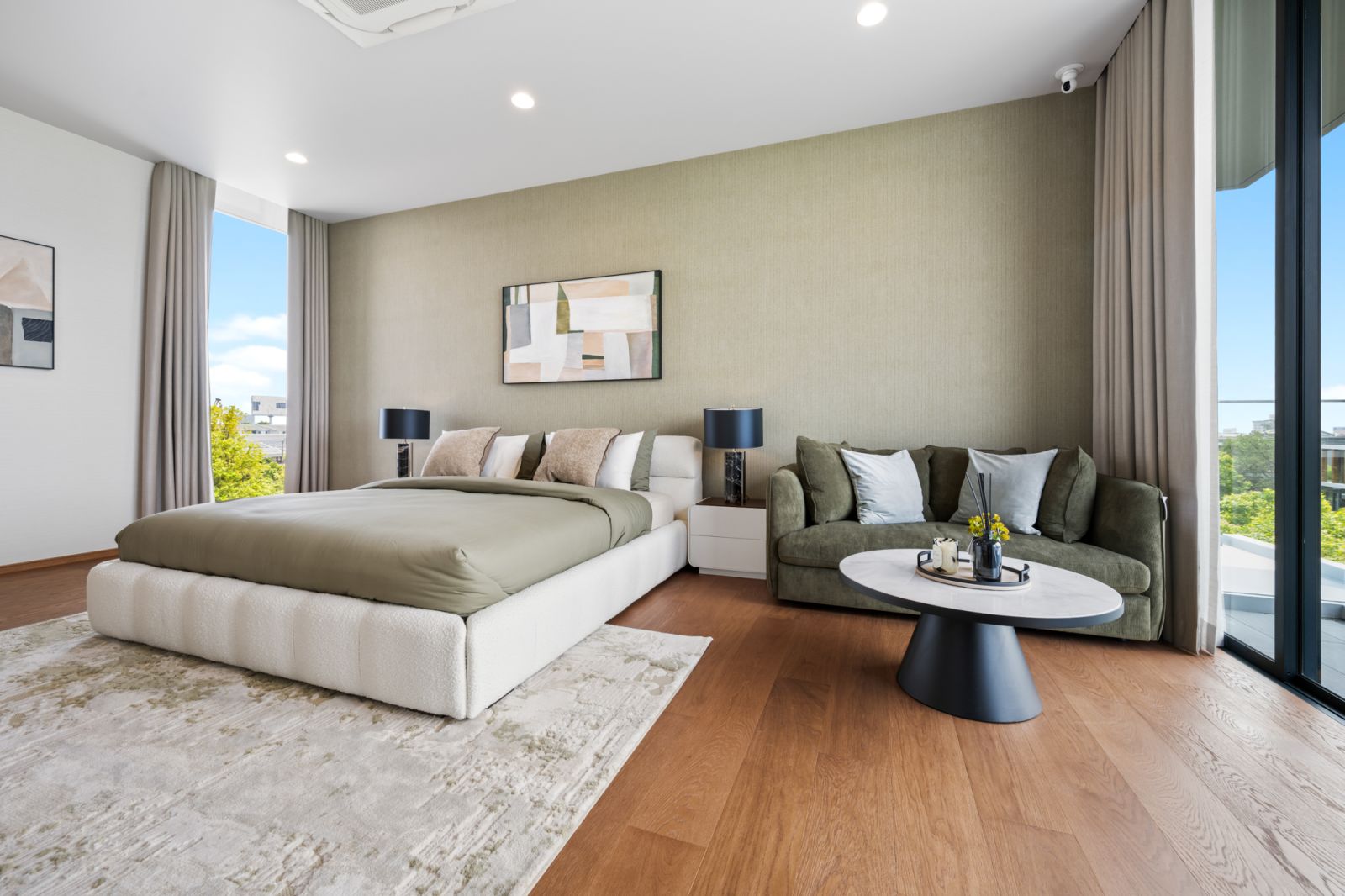 พาชมโครงการ “บ้านอิสสระ บางนา” บ้านแนวคิด “Luxury Practical Living” หรูหรา เรียบง่าย ใช้ได้จริง